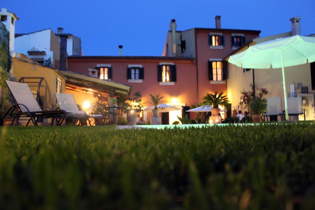 Petit Hotel Alaro Exterior photo