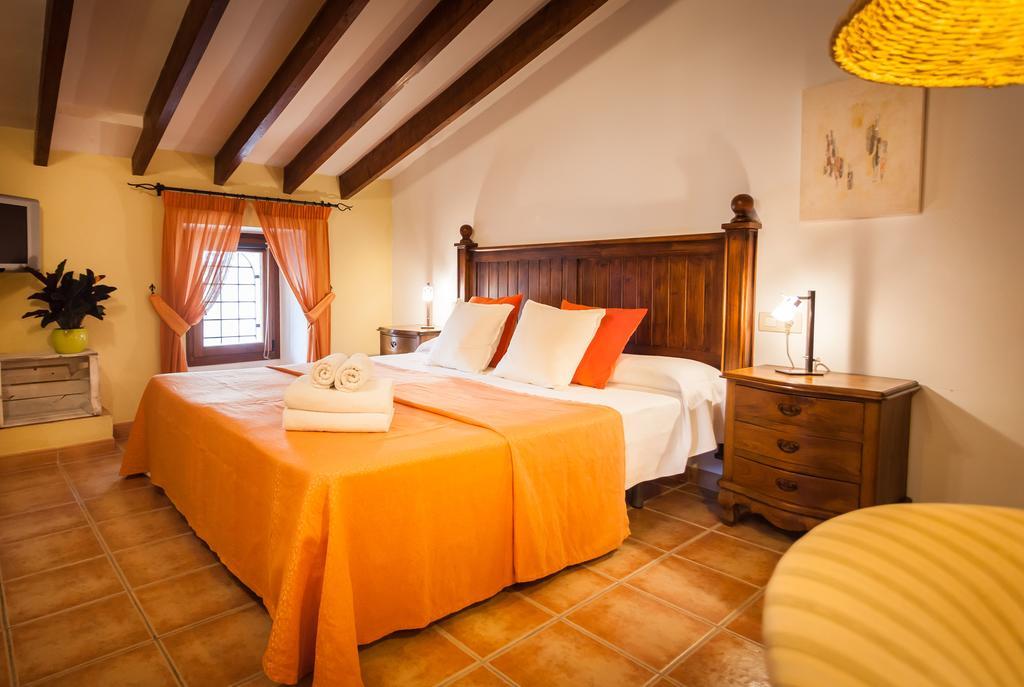 Petit Hotel Alaro Exterior photo