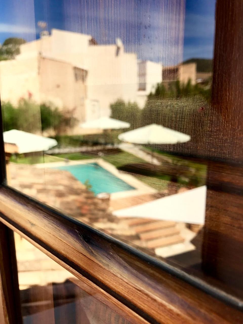 Petit Hotel Alaro Exterior photo
